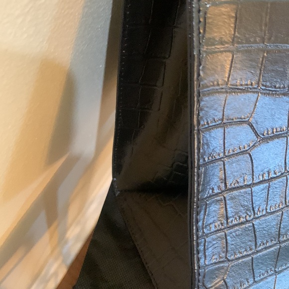 Kurt Geiger London Croc Embossed Leather Tote Bag - Picture 16 of 17